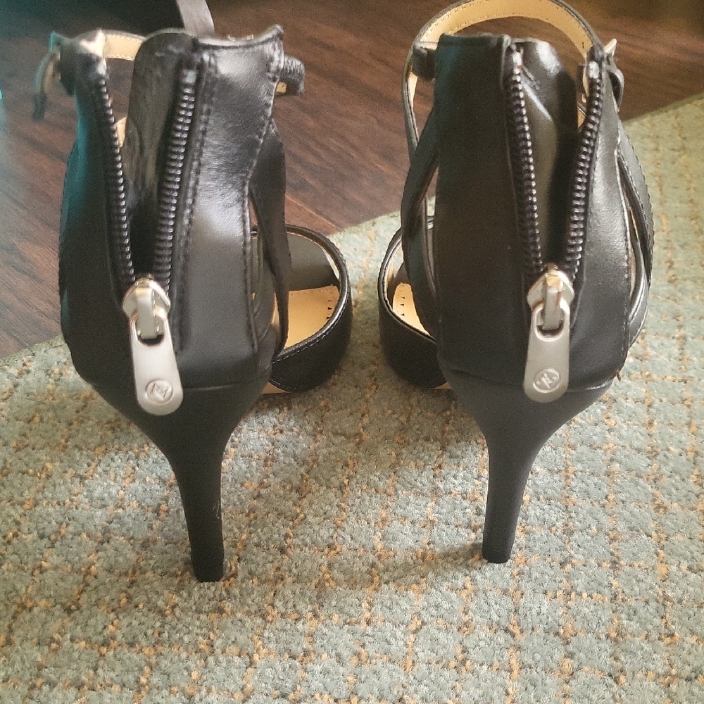 Adrienne Vittadini Black Strappy Heels - Picture 5 of 6
